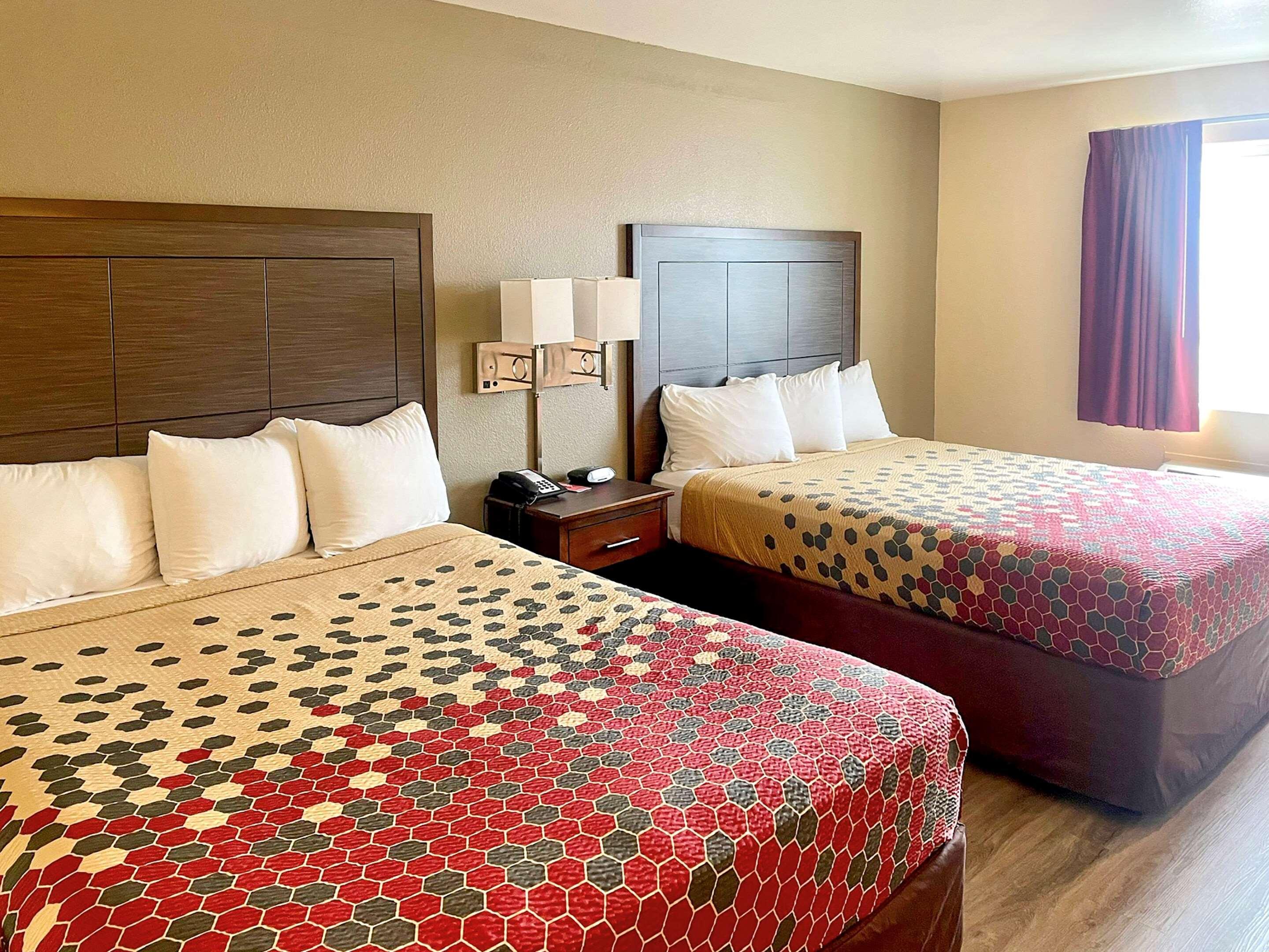 Econo Lodge Inn & Suites Корнинг Экстерьер фото