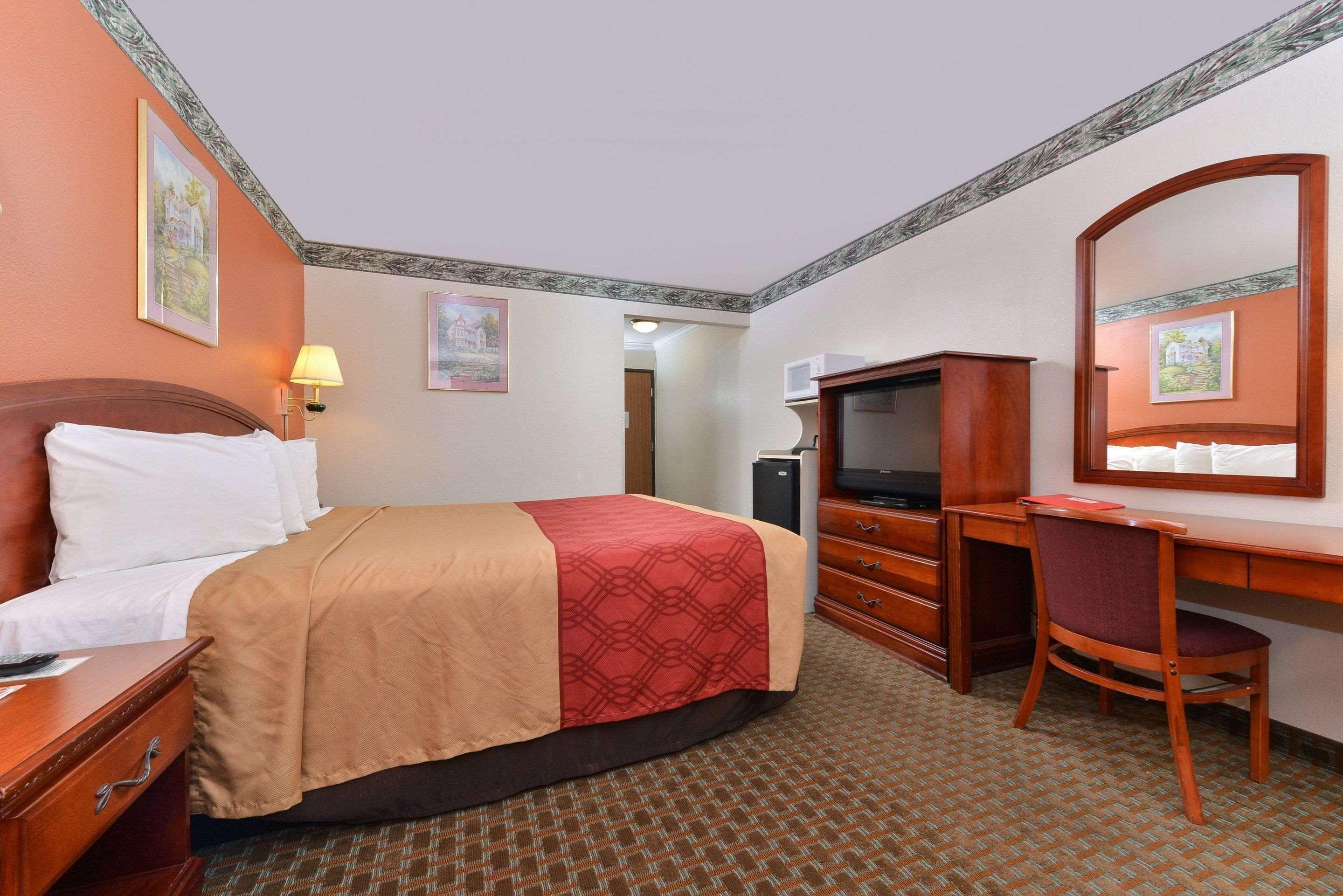 Econo Lodge Inn & Suites Корнинг Экстерьер фото